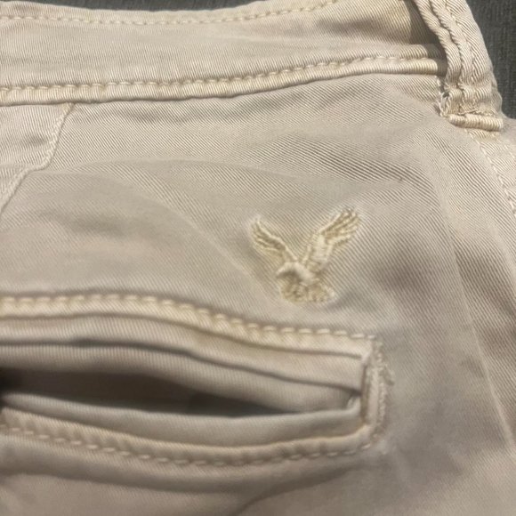 American Eagle Beige Shorts - Picture 4 of 4